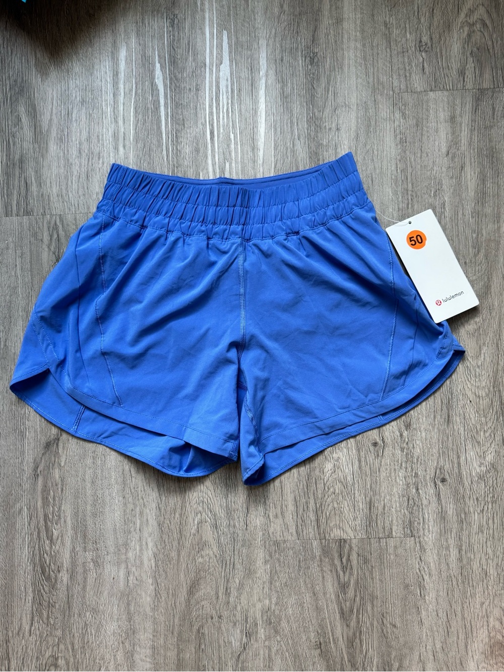 Lululemon Track That Mid-Rise Short 5” Lined
Size 6